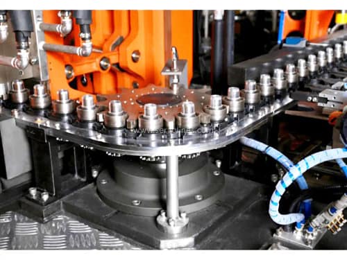 High-speed PET Blow Molding Machine SVB-6C70 High-speed PET Blow Molding Machine SVB-6C70